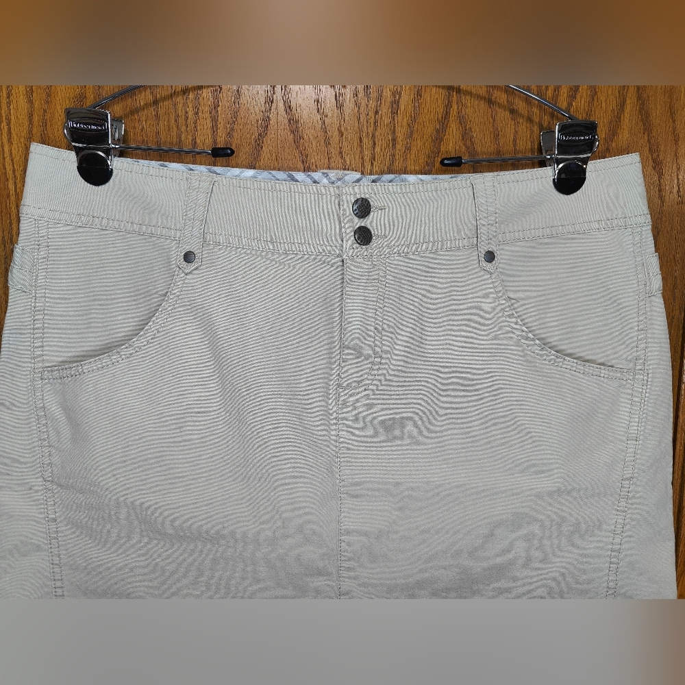 Women's Columbia Khaki Mini Skirt, Size 16, 36" Waist